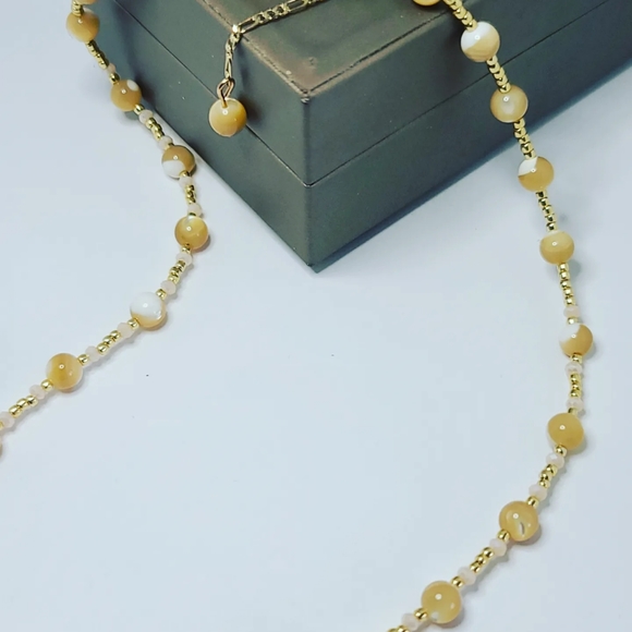 Mother Of Pearl necklace - Picture 3 of 4